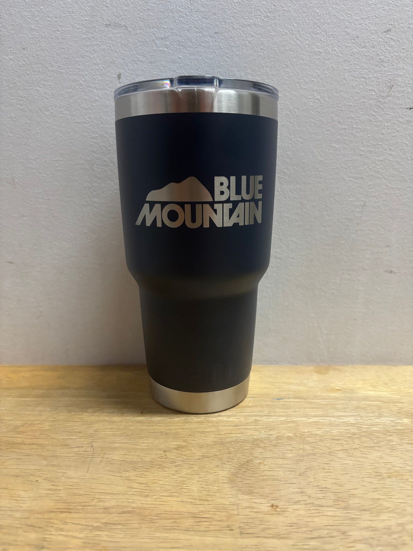 30 oz Blue Mountain YETI Rambler®