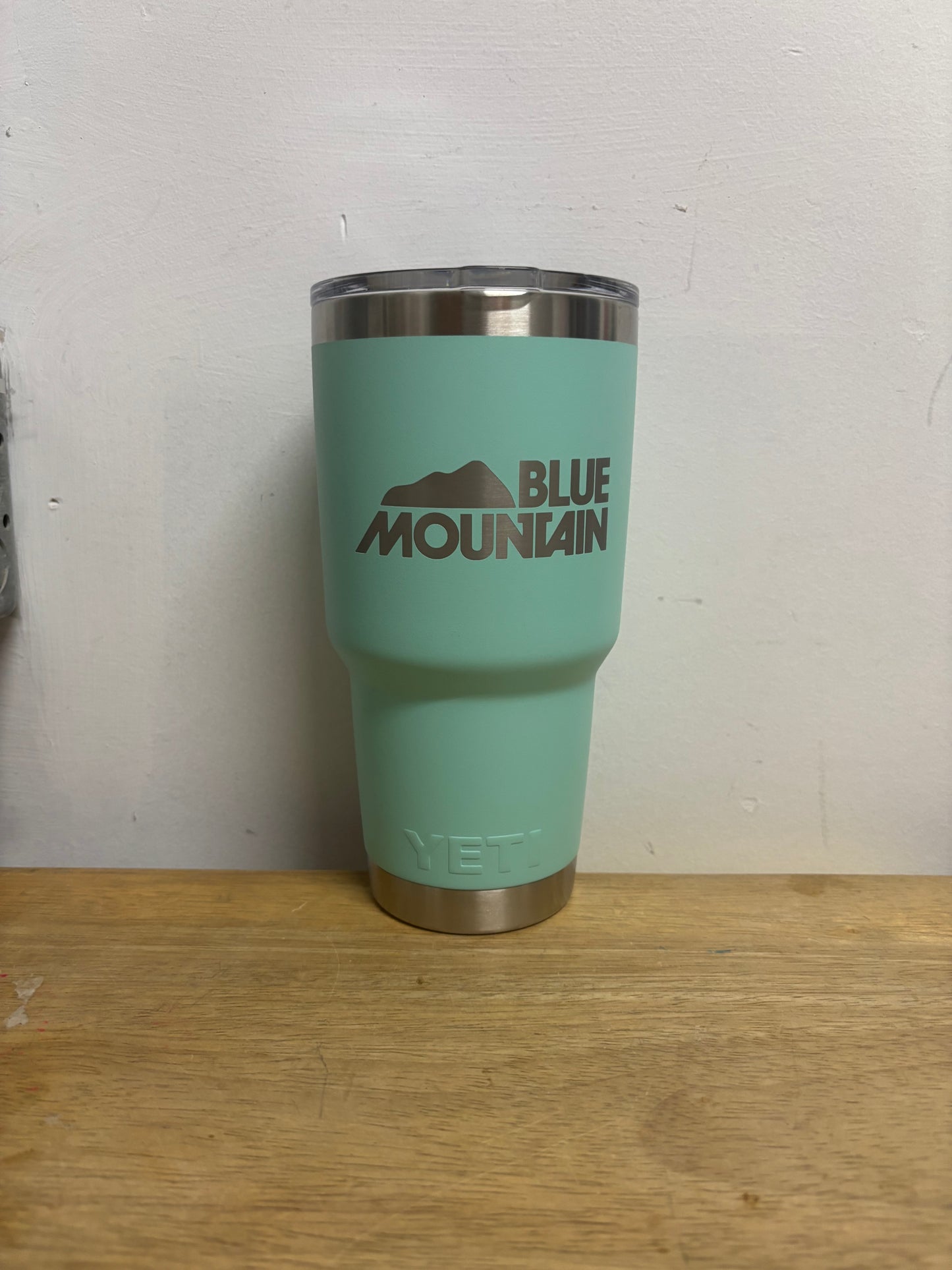 30 oz Blue Mountain YETI Rambler®